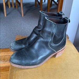 Black Red Wing Heritage Harriet chelsea boot boundary leather black
10 B
